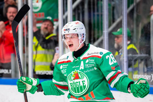 Rögles Anton Bengtsson jublar