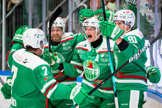Rögles Anton Bengtsson jublar med Erlend Lesund, Ted