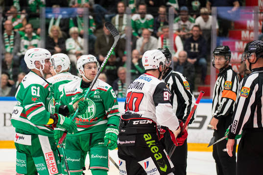 Rögles Leon Bristedt irriterad på Malmö Redhawks Lance
