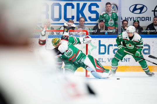 Malmö Redhawks Lance Bouma i kollision med Rögles