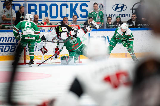 Malmö Redhawks Lance Bouma i kollision med Rögles