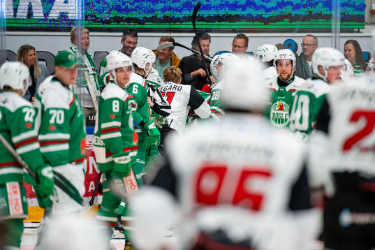 Malmö Redhawks Emil Sylvegård i bråk med Rögles spelare