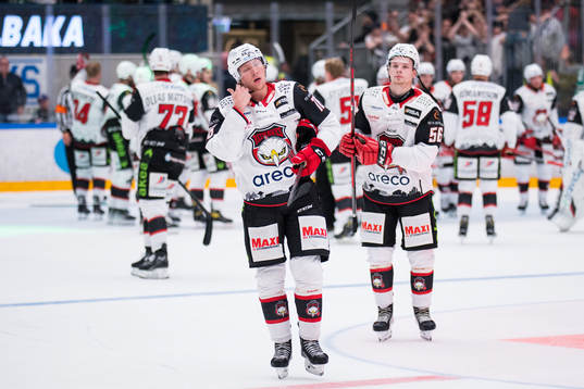Malmö Redhawks Marcus Sylvegård och Anton Olsson deppar