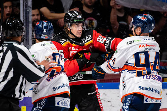 Luleås Radek Muzik och Växjös Joel Persson