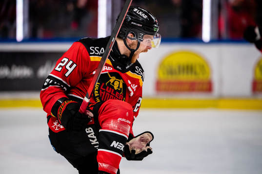 Luleås Brendan Shinnimin jublar