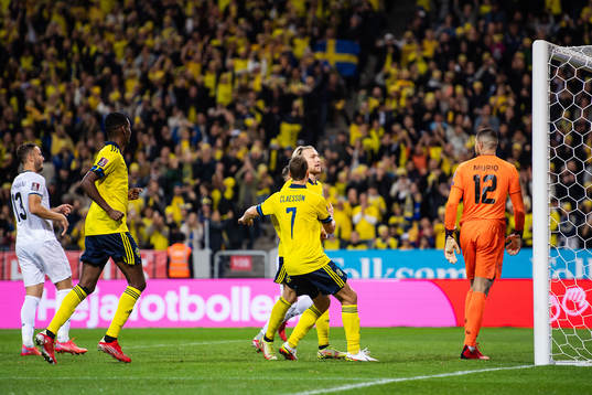 Alexander Isak, Viktor Claesson and Emil Forsberg of Sweden