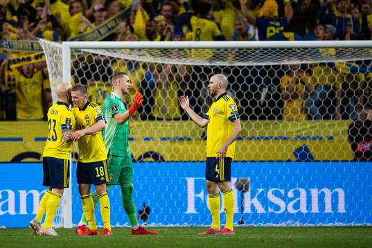 Magnus Eriksson, Joakim Nilsson, goalkeeper Robin Olsen and