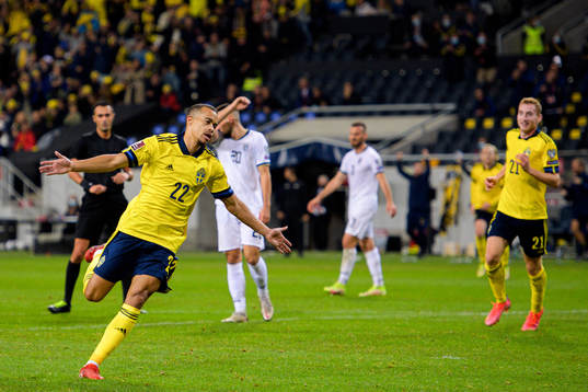 Robin Quaison of Sweden celebrates the 3-0 goal