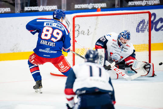 Oskarshamns Patrik Karlkvist och Linköpings målvakt