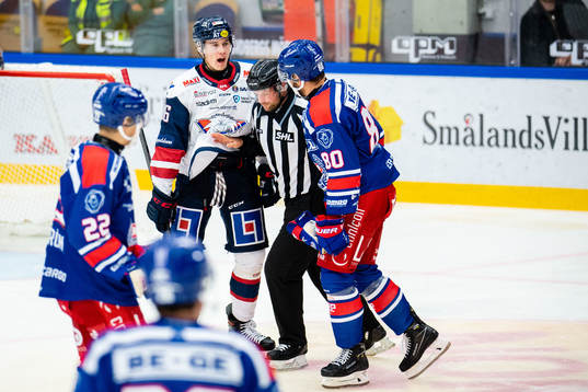 Linköpings Linus Cronholm och Oskarshamns Tomas Zohorna i