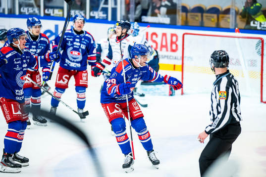 Oskarshamns Kim Rosdahl jublar