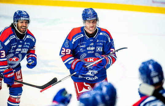 Oskarshamns Kim Rosdahl jublar