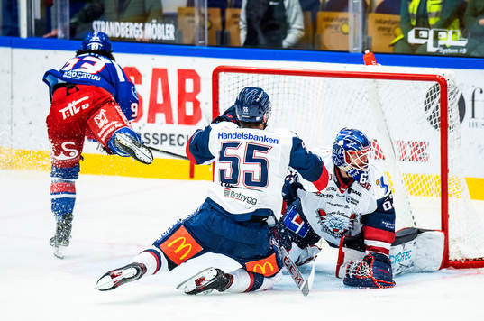 Oskarshamns Cameron Brace och Linköpings Max Lindroth samt