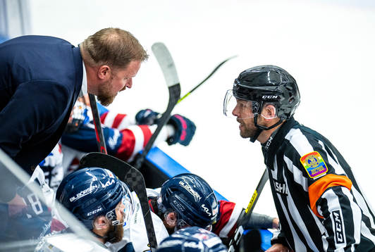 Linköpings tränare Klas Östman och Domare Marcus Linde