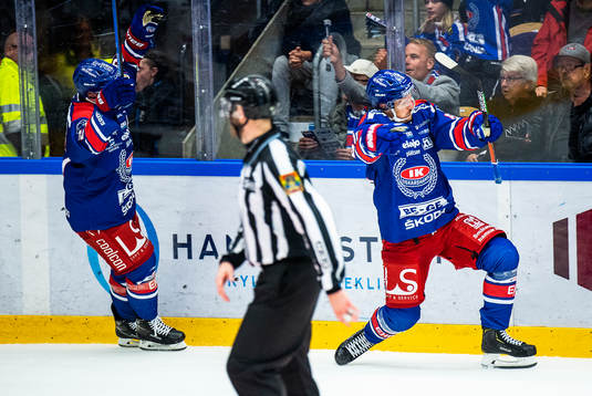 Oskarshamns Patrik Karlkvist jublar