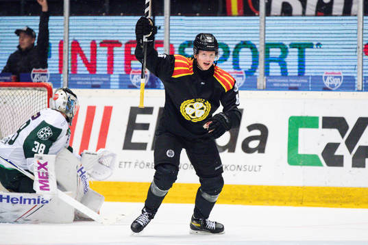 Brynäs Julius Bergman jublar