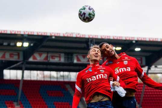 Bläddra bland fler bilder av Football, FIFA World Cup Qualifier, Norway, training