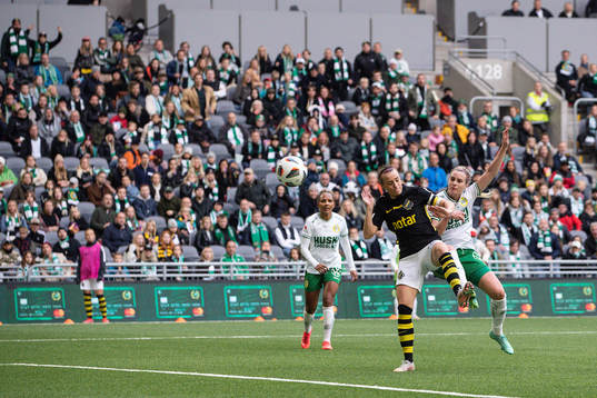 Hammarbys Berglind Björg Thorvaldsdóttir gör 3-1 bakom