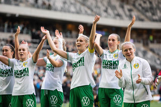Hammarbys Alice Carlsson jublar