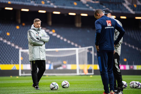 assistant coach Peter Wettergren of the Swedish national