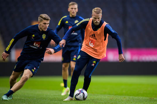 Viktor Gyökeres and Daniel Sundgren of the Swedish