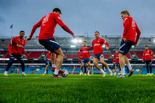 Ruben Gabrielsen, Julian Ryerson and players of the
