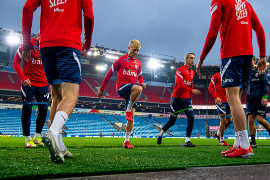 Birger Meling, Dennis Johnsen and players of the Norwegian