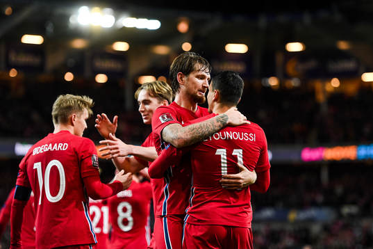 Stefan Strandberg and Mohamed Elyounoussi of Norway