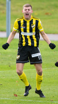 IFK Hässleholms Ivan Danielsson Andanovski måljublar i
