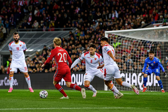 Mats Møller Dæhli of Norway and Zarko Tomasevic of