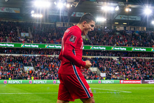Mohamed Elyounoussi of Norway celebrates