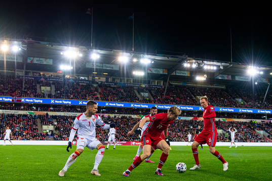 Marko Vesovic of Montenegro, Kristian Thorstvedt of Norway