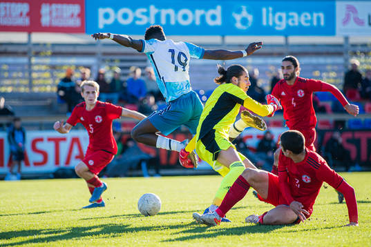 Seedy Jatta of Norway and Luka Kharatishvili of Georgia