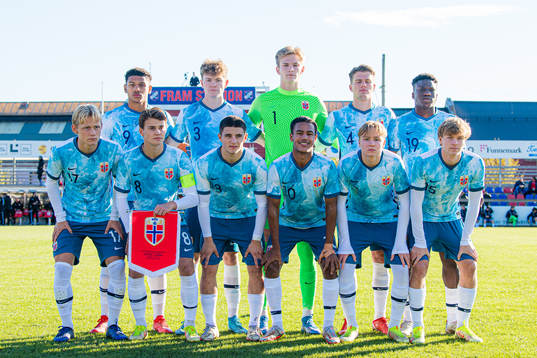 The starting eleven of Norway U-18, from the top left;