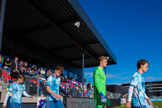 Odin Thiago Holm, Max Normann Williamsen, goalkeeper Isak