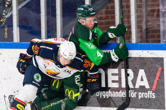 Djurgårdens Rhett Rakhshani och Färjestads Oscar Lawner