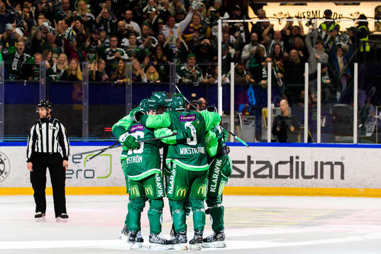 Färjestads spelare jublar