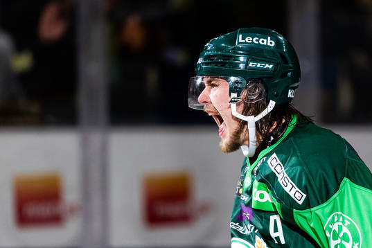 Färjestads Linus Johansson jublar