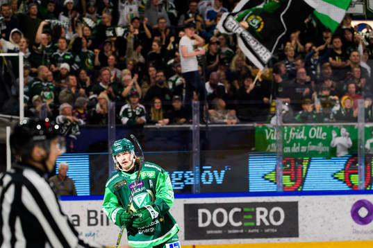 Färjestads Linus Johansson jublar