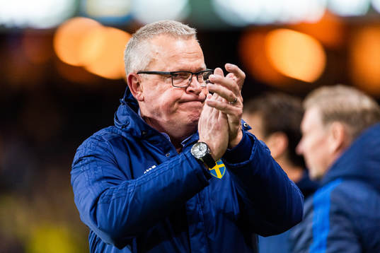Head coach Janne Andersson of Sweden applauds