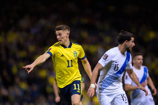 Viktor Gyökeres of Sweden and Thanasis Androutsos of Greece