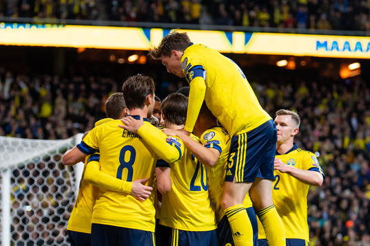 The players of Sweden celebrate afton  1-0 scored  by Emil