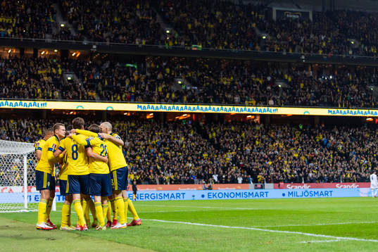 The players of Sweden celebrate afton  1-0 scored  by Emil