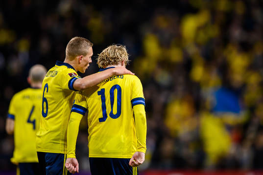 Emil Forsberg (r) and Ludwig Augustinsson of Sweden
