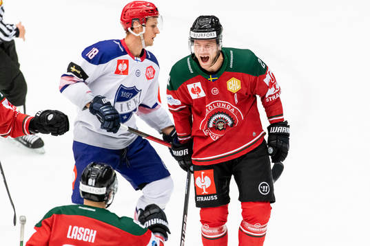Christian Folin of Frölunda celebrate with team mates