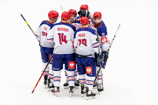 Jordan Schmaltz of Helsinki celebrate with team mates