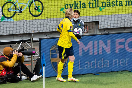 Emil Forsberg of Sweden talks to a ball girl
