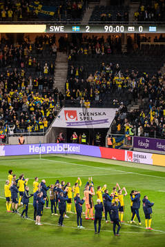 Players of Sweden celebrates
