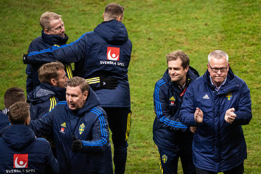 Assistant coach Peter Wettergren and head coach Janne