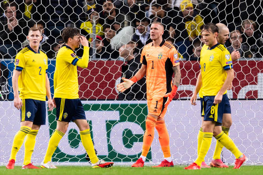 Emil Krafth, Victor Nilsson Lindelöf, goalkeeper Robin